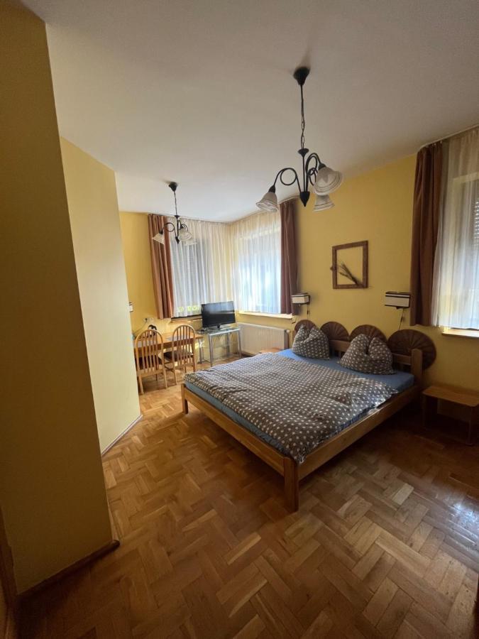 Villa Centrum With Access Kitchen (Adults Only) Zielona Góra Exterior foto